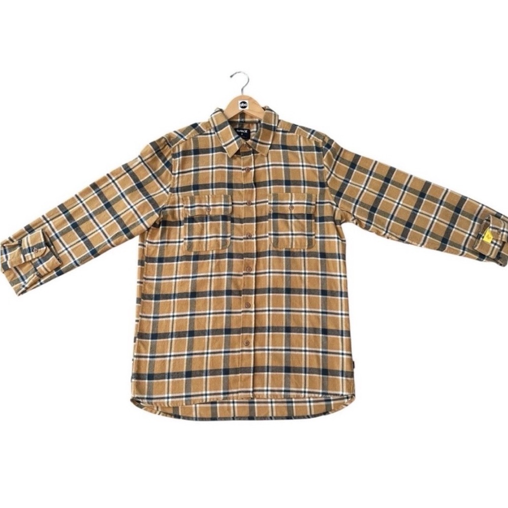 Movie and TV Clothes medium SCREEN-USED mens hurley WITH COSTUMES DEPARTMENT TAG